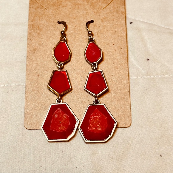 Red Irregular Geometric Clear Acrylic Dangle Earrings Vintage - Picture 1 of 8